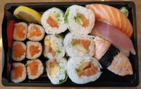Maki sau calif sala sushi