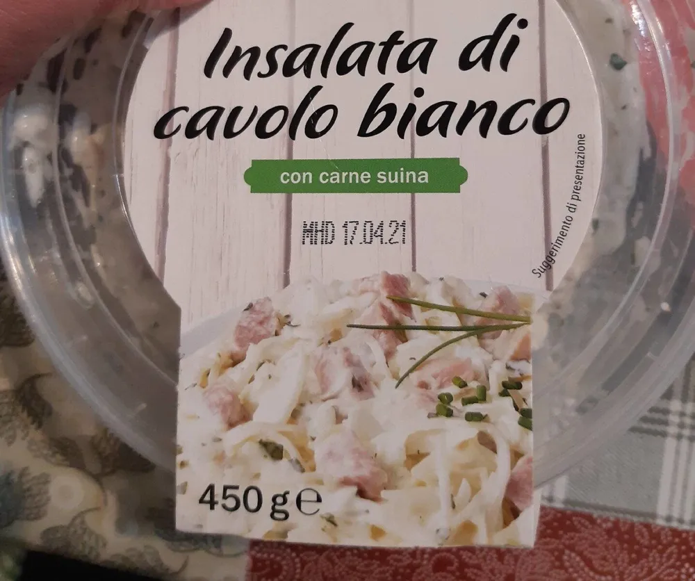 Insalata di cavolo bianco con carne suina