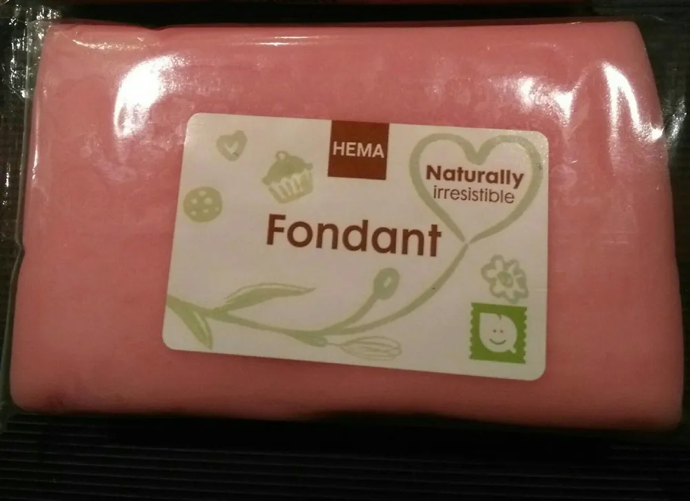 Fondant. Pâte à sucre pour gâteau.