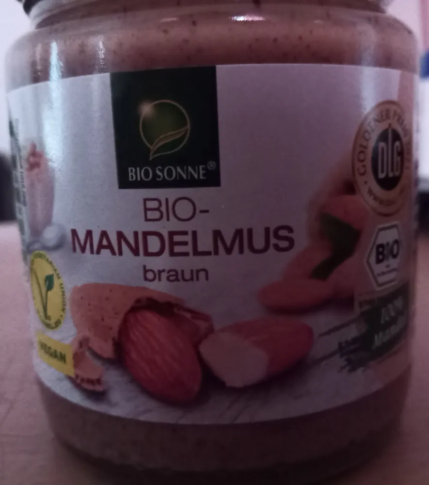 Mandelmus braun