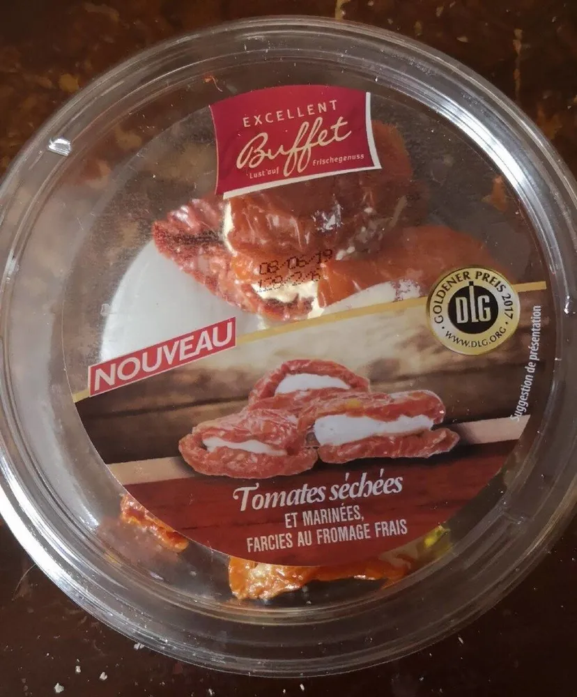 Tomates séchées et marinées farcies au fromage frais
