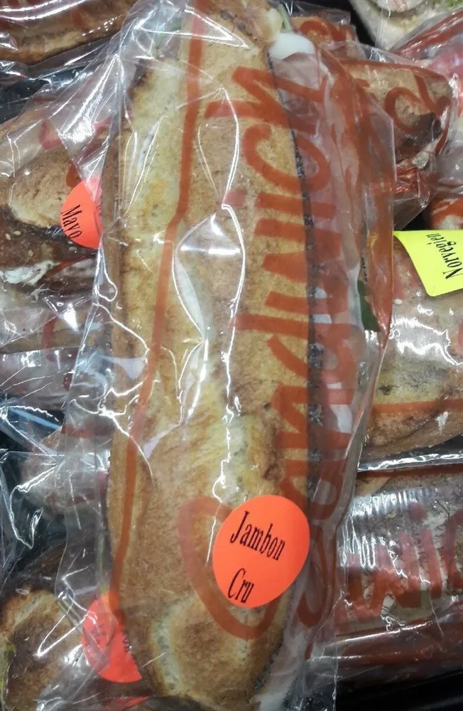 Sandwich le jambon cru