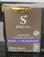Crema de chocolate con mora y arándanos