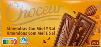 Chocolate con almendras caramelizadas con miel y sal.