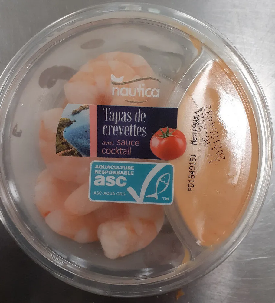 Tapas de crevettes avec sauce cocktail