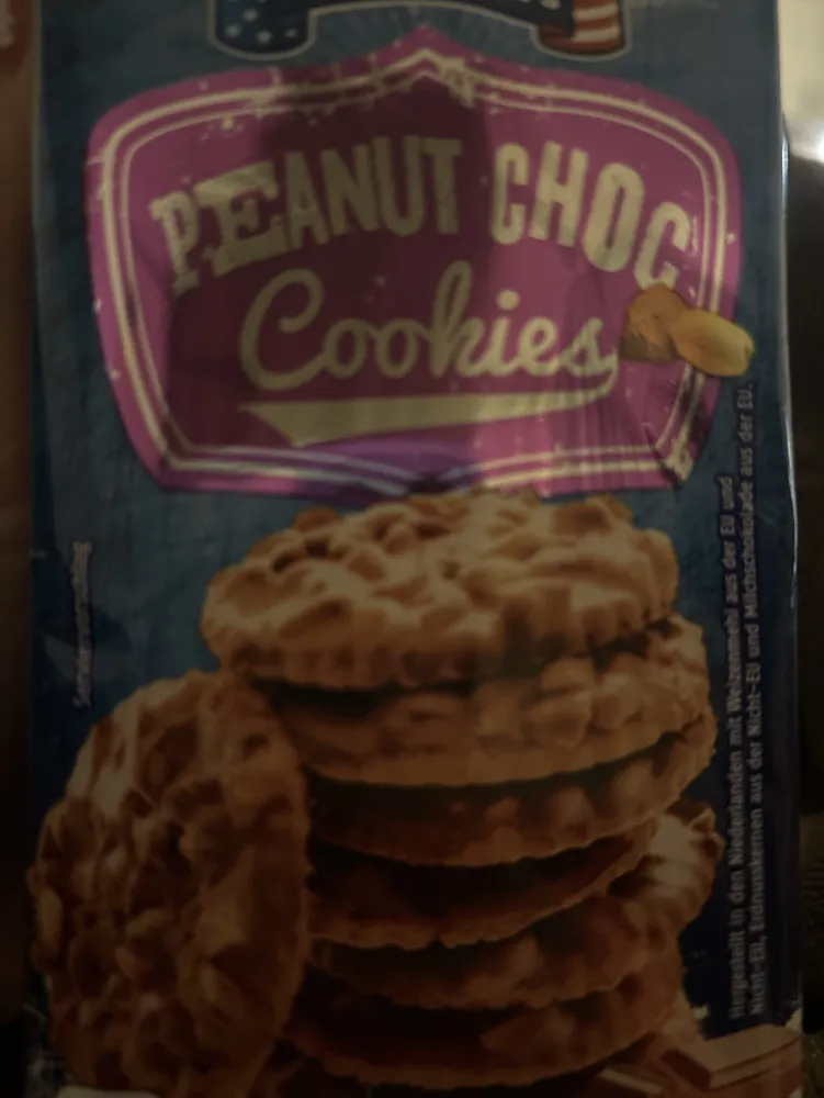 peanut choc cookies