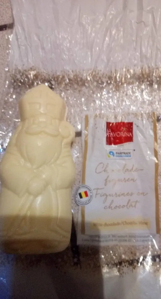 figurines en chocolat blanc