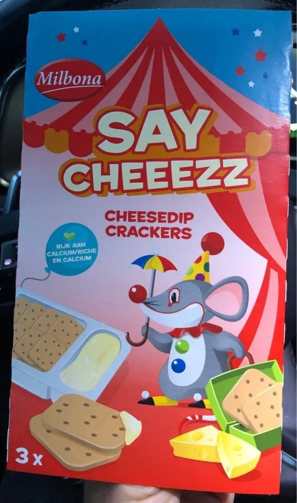 Dip 'n munch cheese dip with crackers