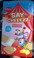 Dip 'n munch cheese dip with crackers