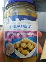 Grüne Oliven mit Knoblauch