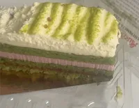 Entremets fraise pistache yuzu