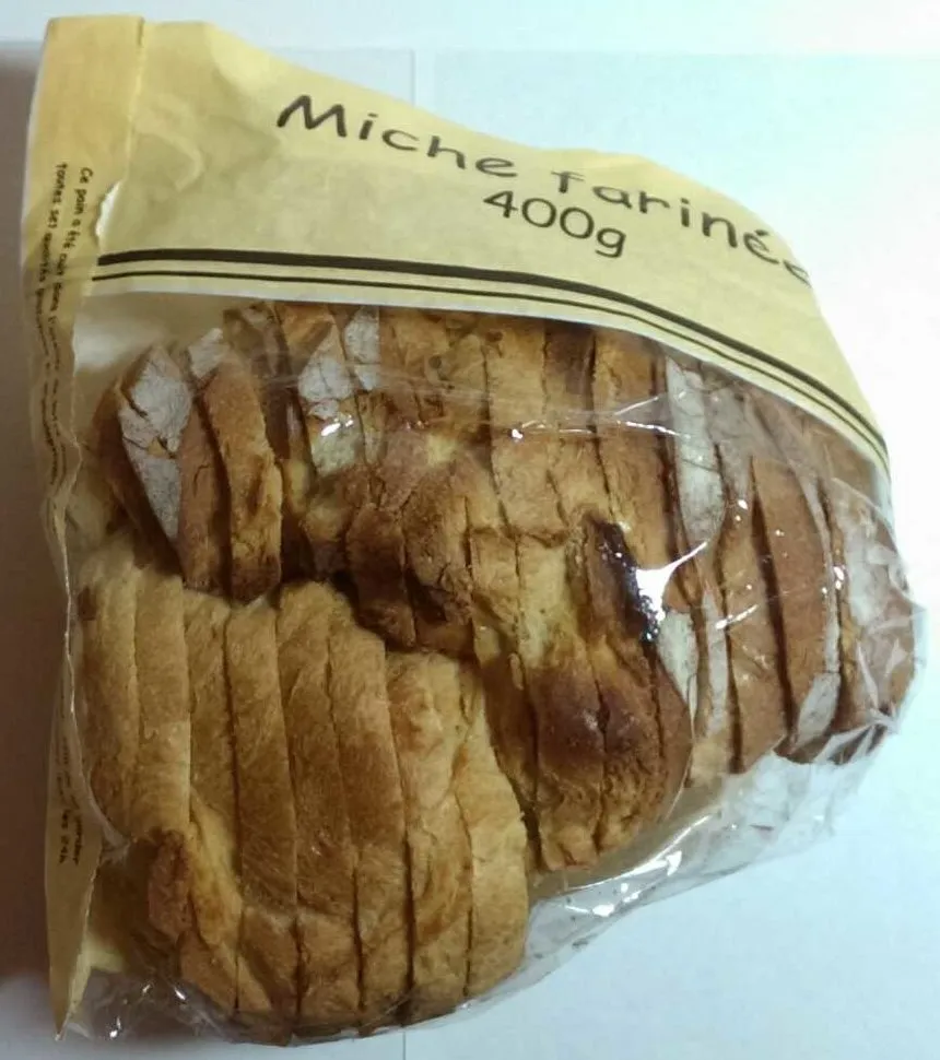 Miche farinée tranchée