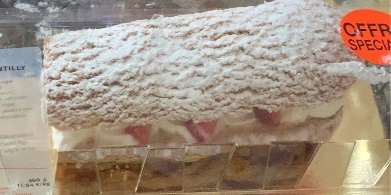 Maxi éclair  fraise chantilly