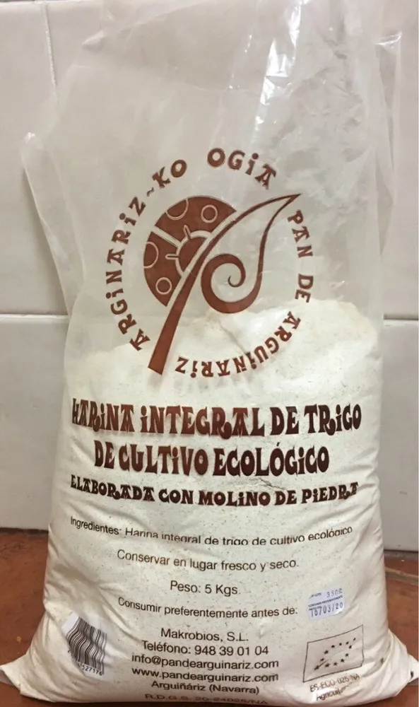Harina integral de trigo de cultivo ecológico