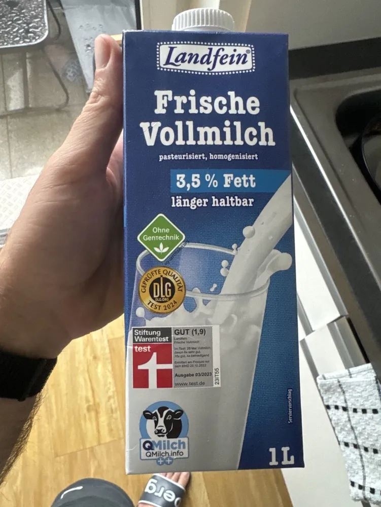 Frische Vollmilch