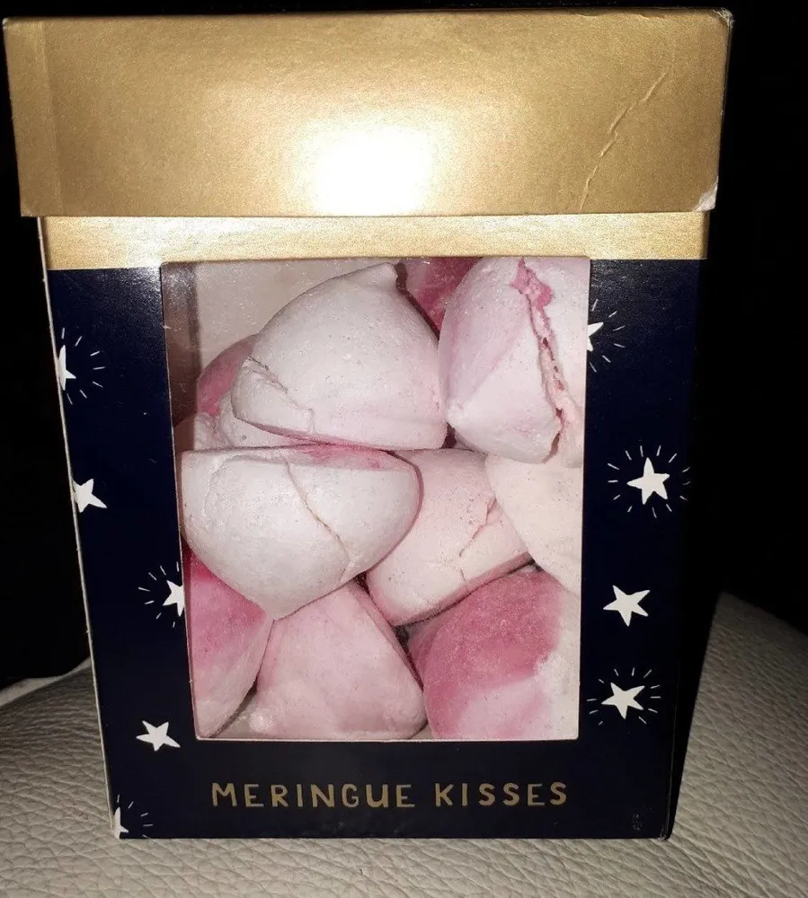 Meringue Kisses Raspberry flavour