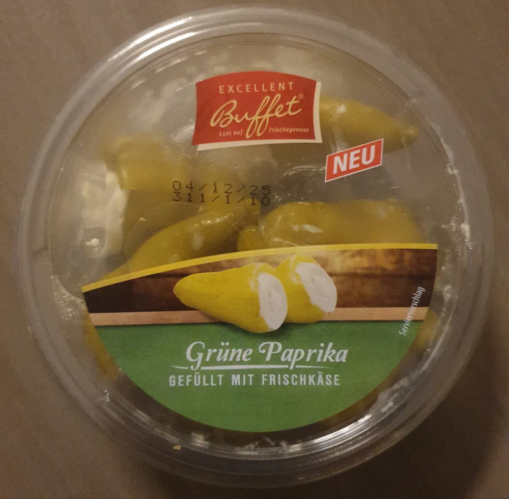Grüne Paprika gefüllt mit Frischkäse