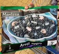 Arroz negro con calamares y gambas peladas