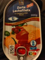 Zarte Lachsfilets in Cranberry-Chili-Sauce