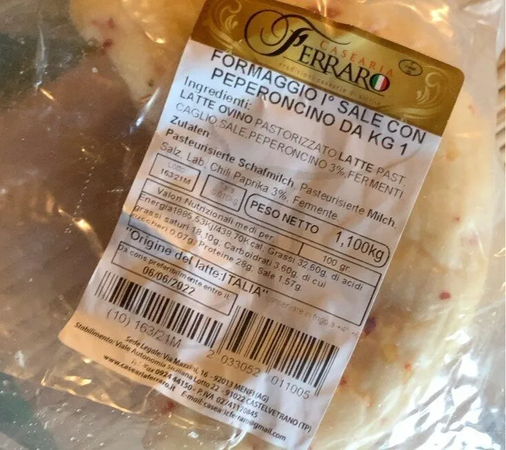 Formaggio primo sale con peperoncino