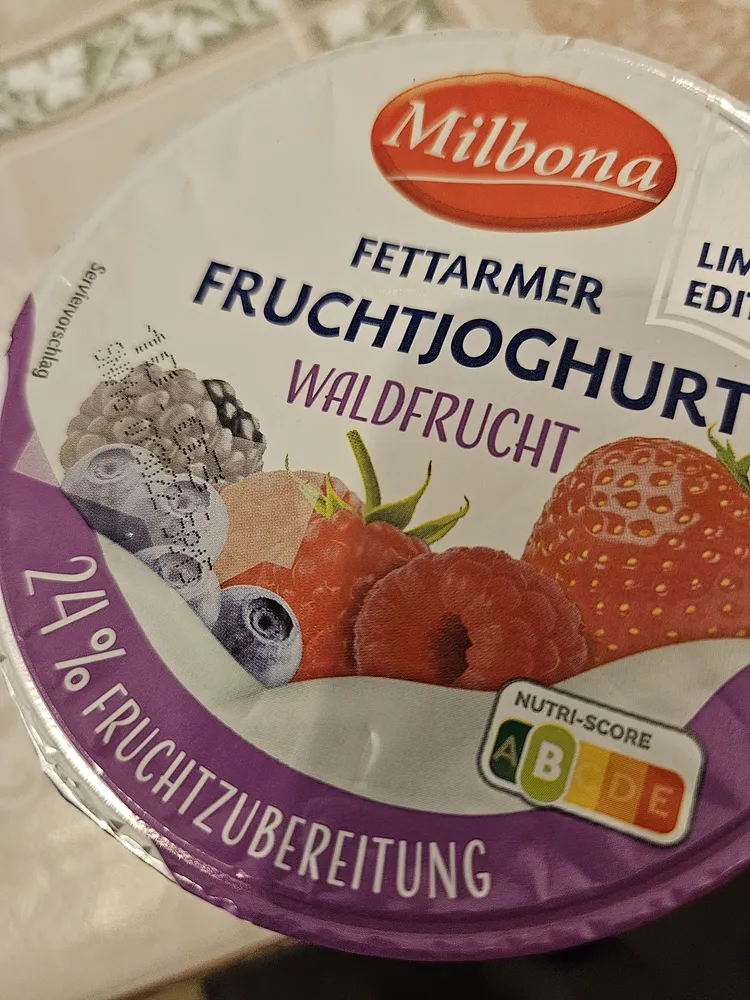 Yaourt fruits rouges avec morceaux
