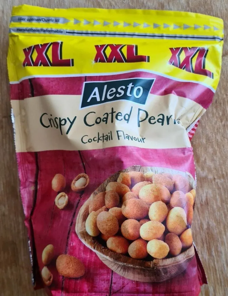 Crispy coated peanuts