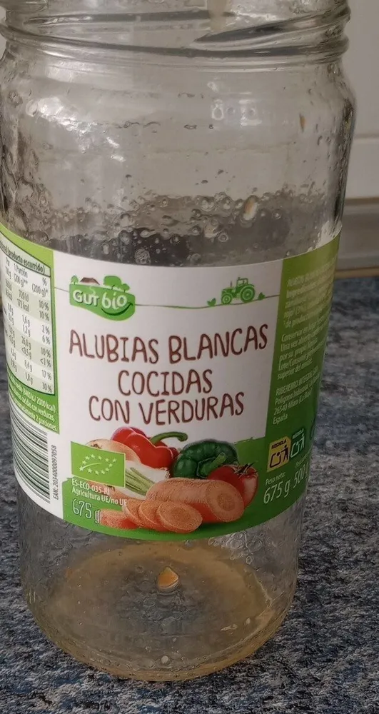 Alubias blancas cocidas con verduras