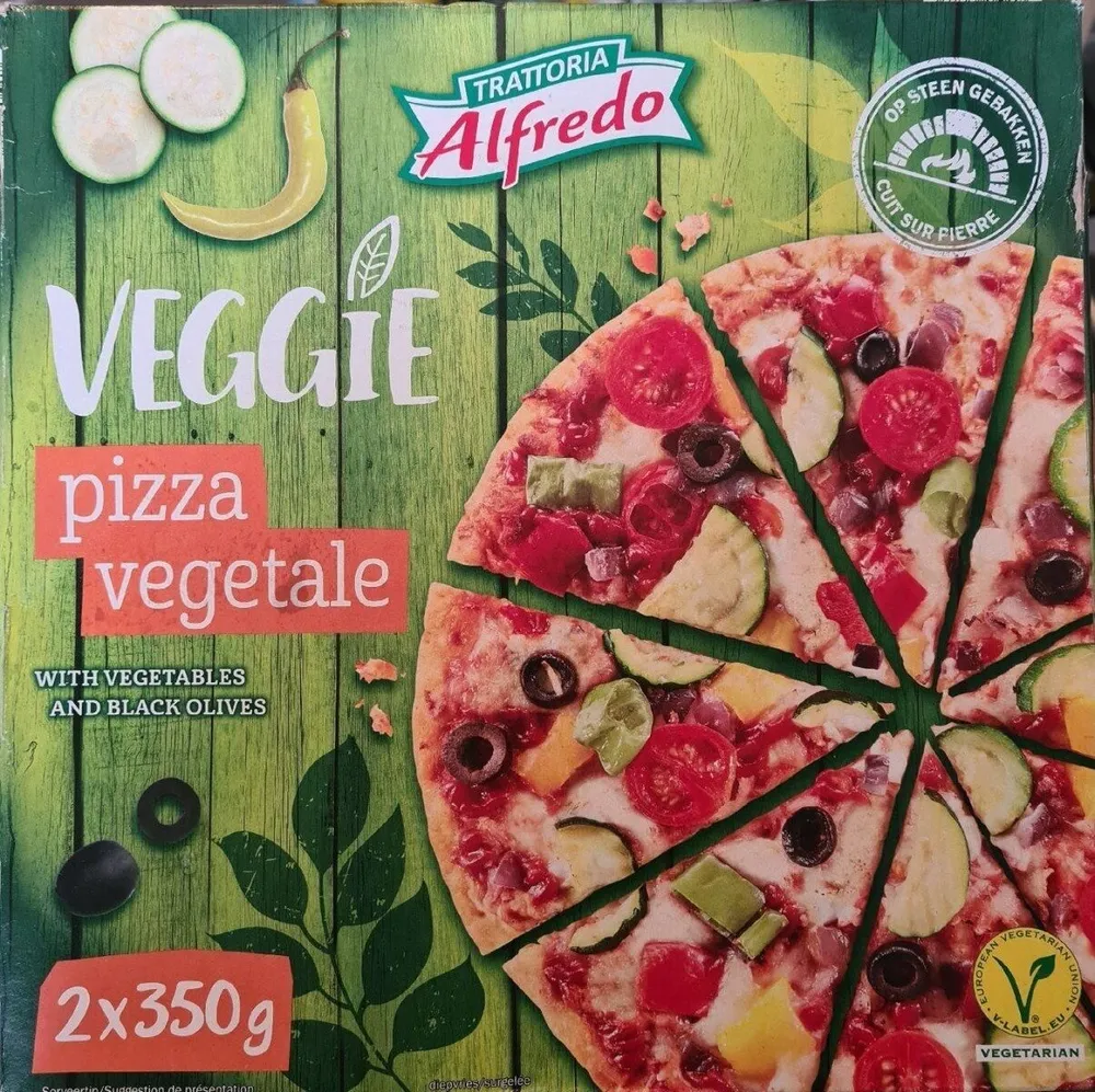 Pizza Veggie with vegetables and black olives