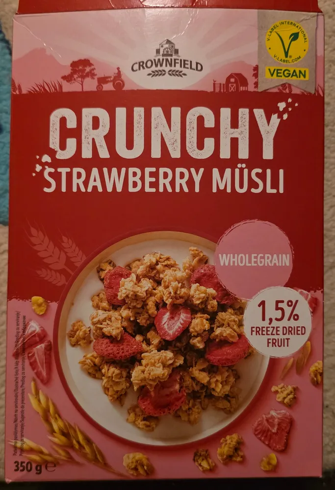 CRUNCHY STRAWBERRY MÜSLI