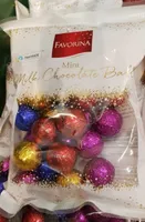 Massive Kugeln aus Alpenmilchschokolade