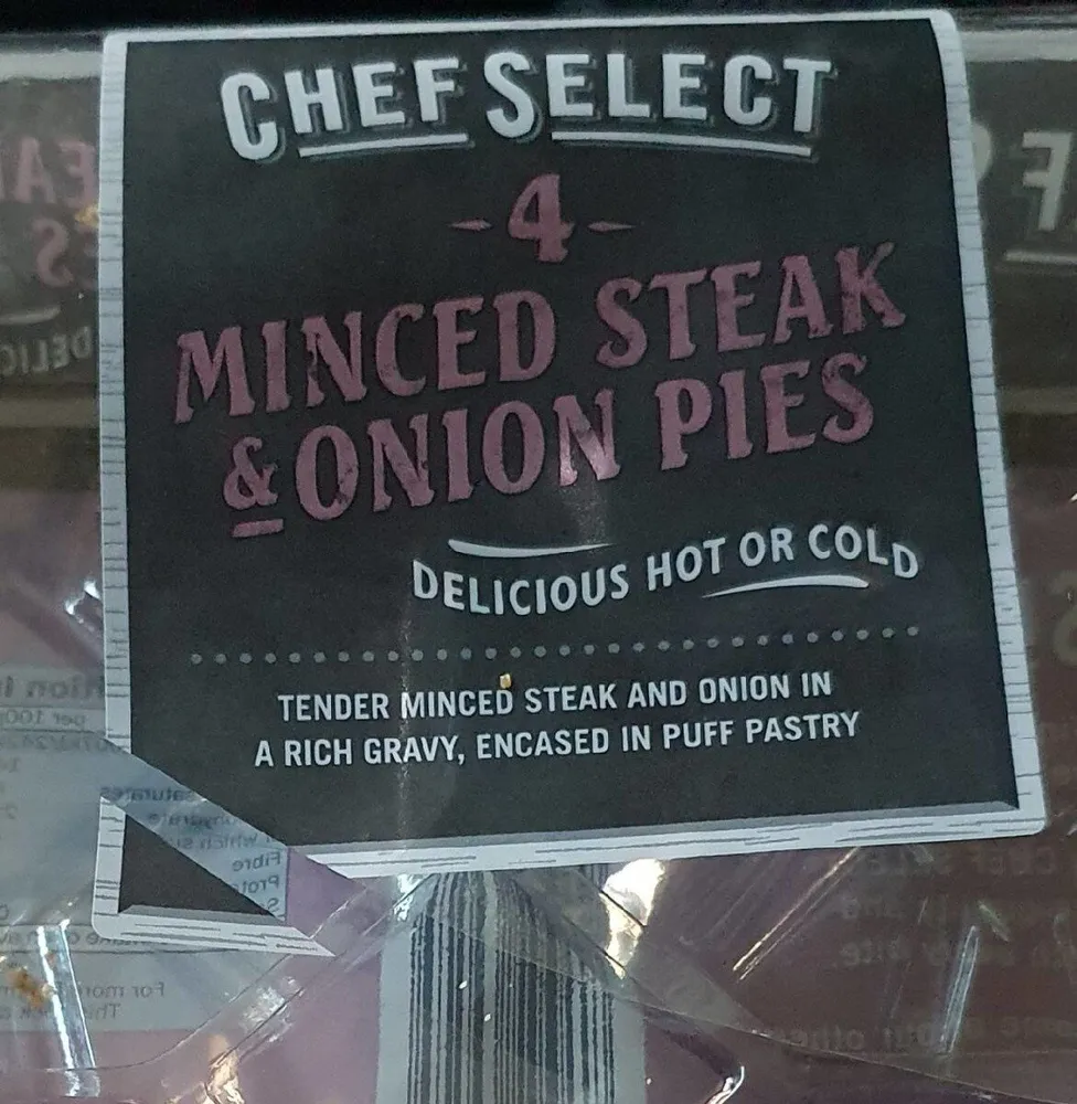 Minced steak & onion pies