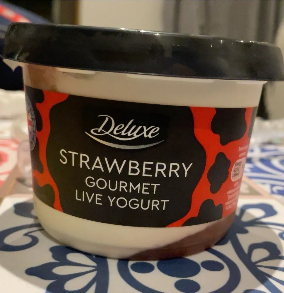 Strawberry gourmet live yoghurt