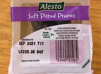 Soft pitted prunes