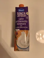 Latte parzialmente scremato UHT a lunga conservazione