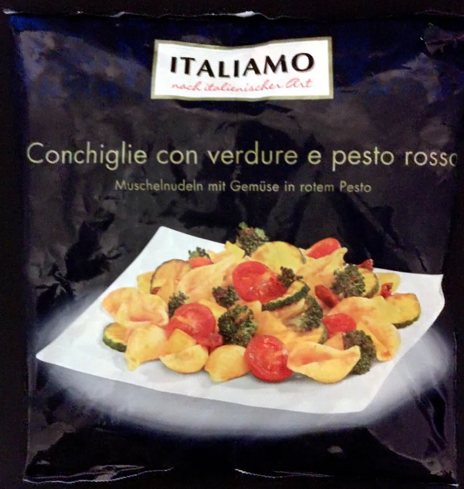 Conchiglie vin verdure e pesto rosso