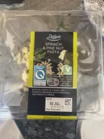 Spinach and pine nut pasta