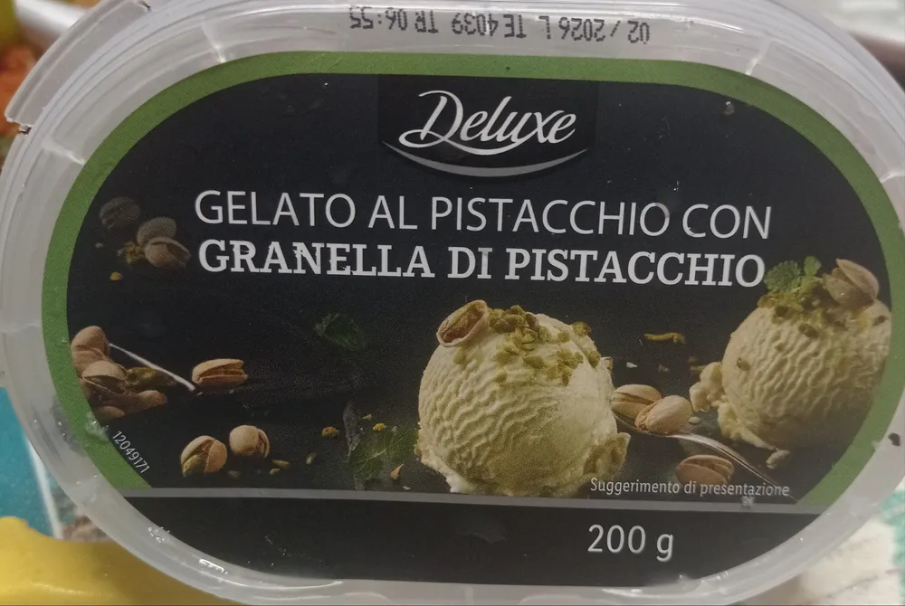 Gelato al pistacchio con granella di pistacchio