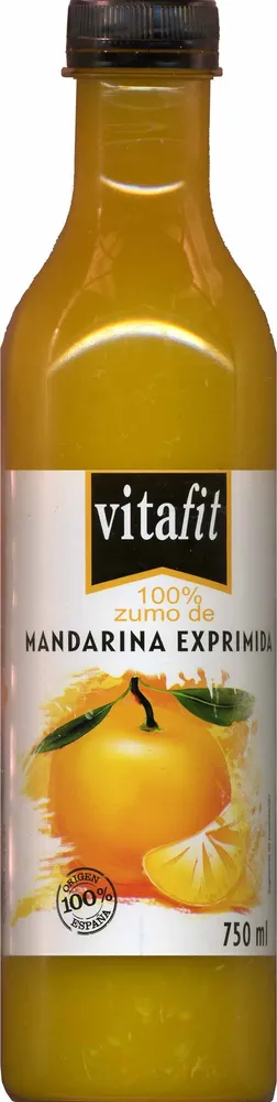 Zumo de mandarina exprimida refrigerado