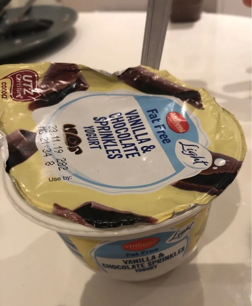 Vanilla & Chocolate Sprinkles Yogurt