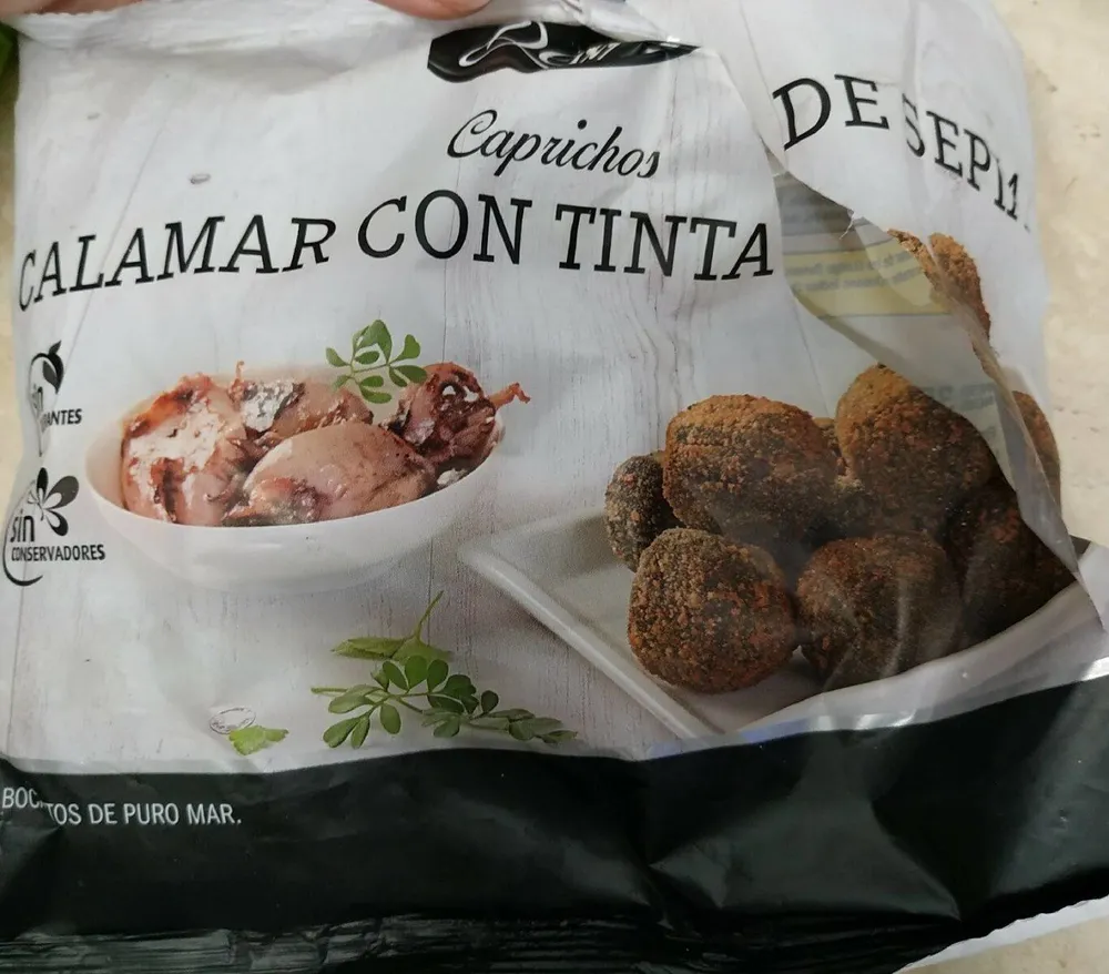 Croquetas con tinta de sepia