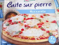 Pizza Mozzarella cuite sur pierre