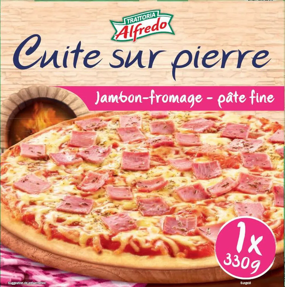 Pizza au jambon cuite sur pierre