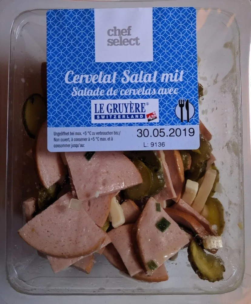 Cervelat Salat mit Gruyère