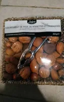 Assortiment de noix, de noisettes et d'amande