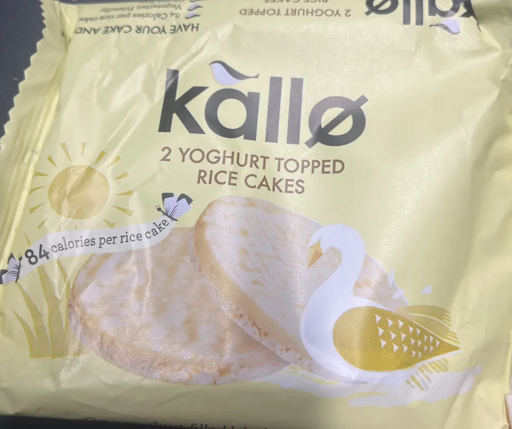 Yoghurt topped rice cakes