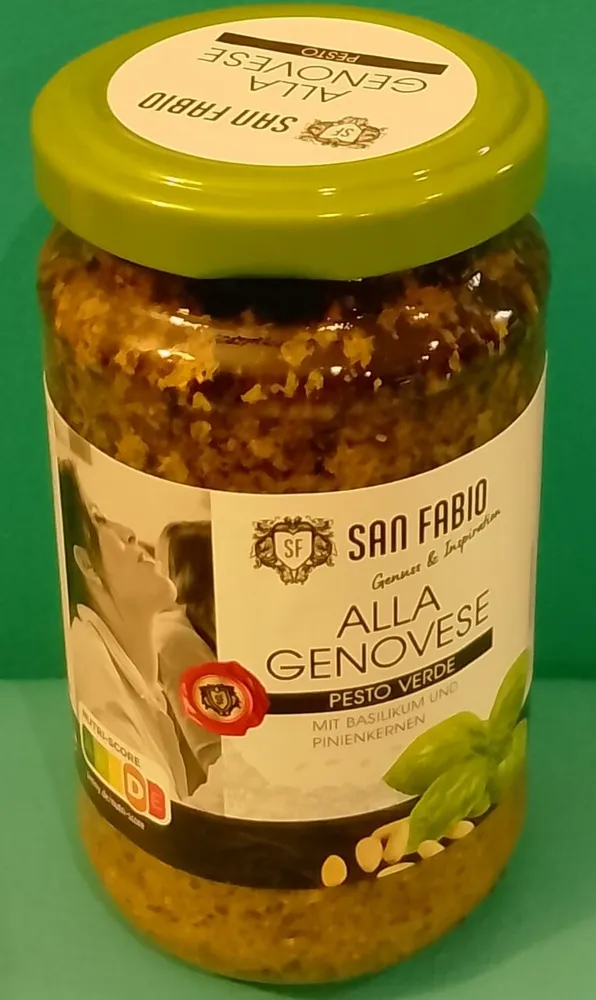 Basilikumpesto mit Pinienkernen