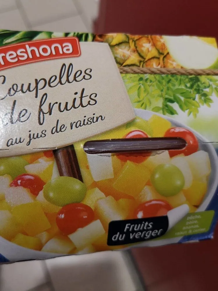 Coupelle de fruits au jus de raisin