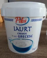 Iaurt cremos in stil grecesc