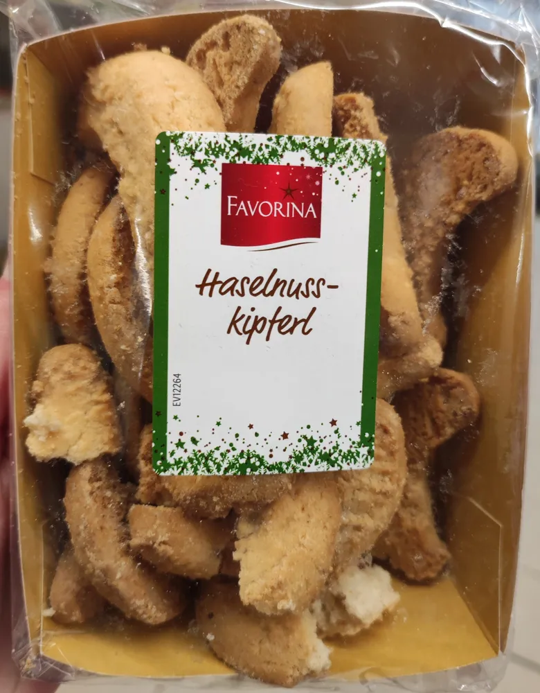 Haselnusskipferl