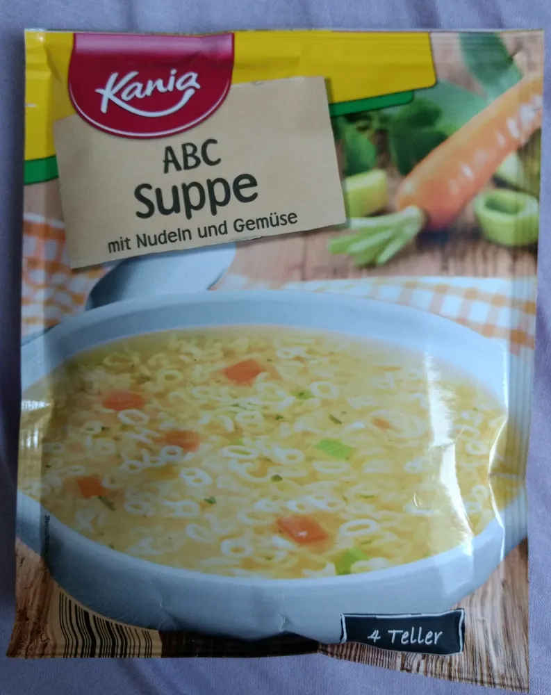ABC Suppe mit Nudeln und Gemüse